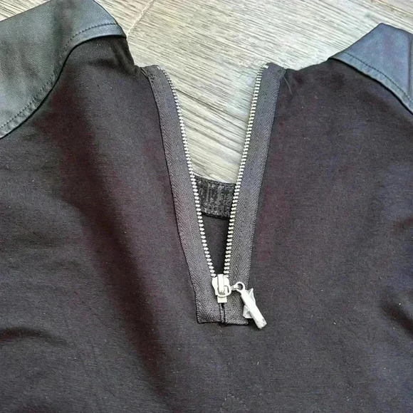 🔥Schwiing🔥 | Black and silver  metallic dress - Picture 10 of 10